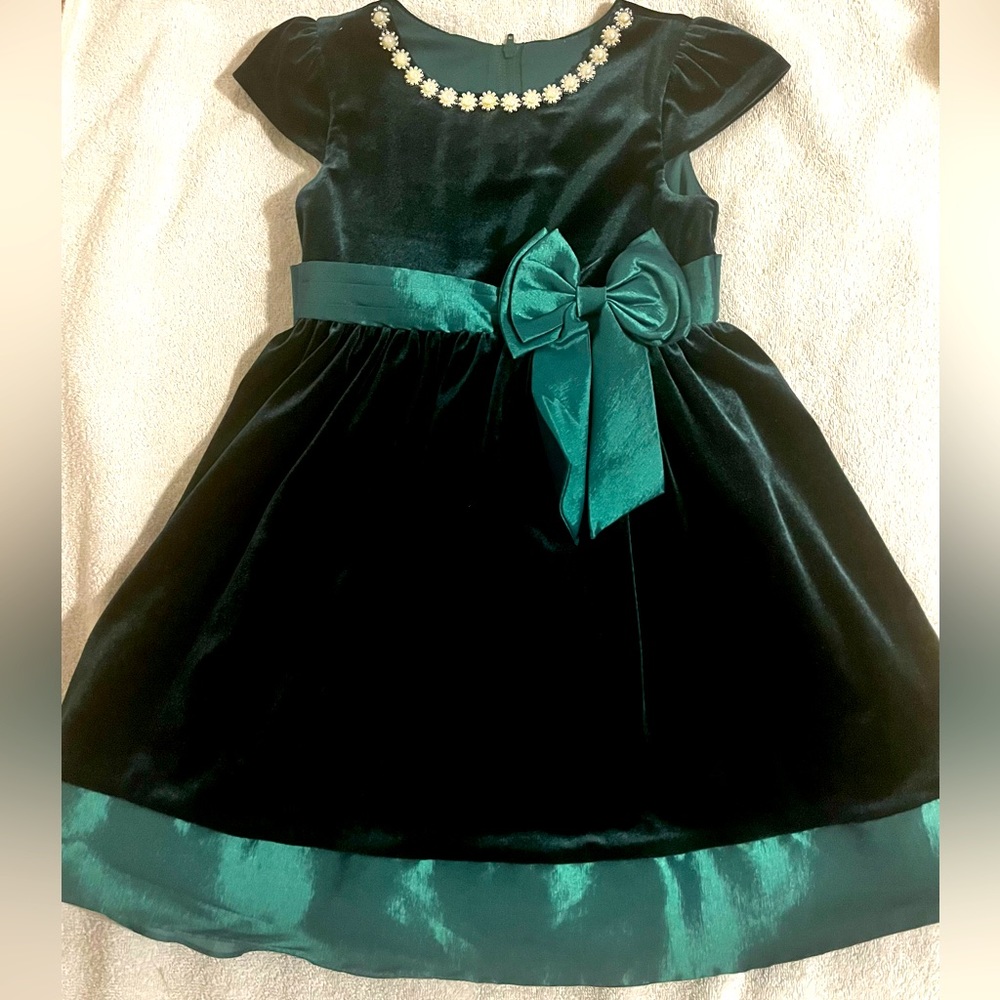 Girls dress